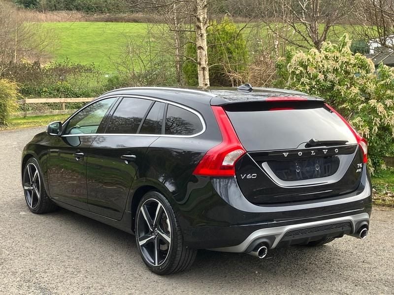 Used Volvo V60 R-Design 304 HP (223 kW) 2015 Black Estate