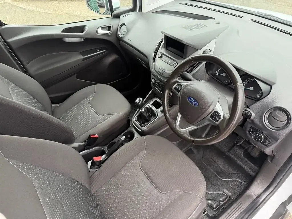Second-hand Ford Transit Limited 100 CP (73 kW) 2022 Alb Van