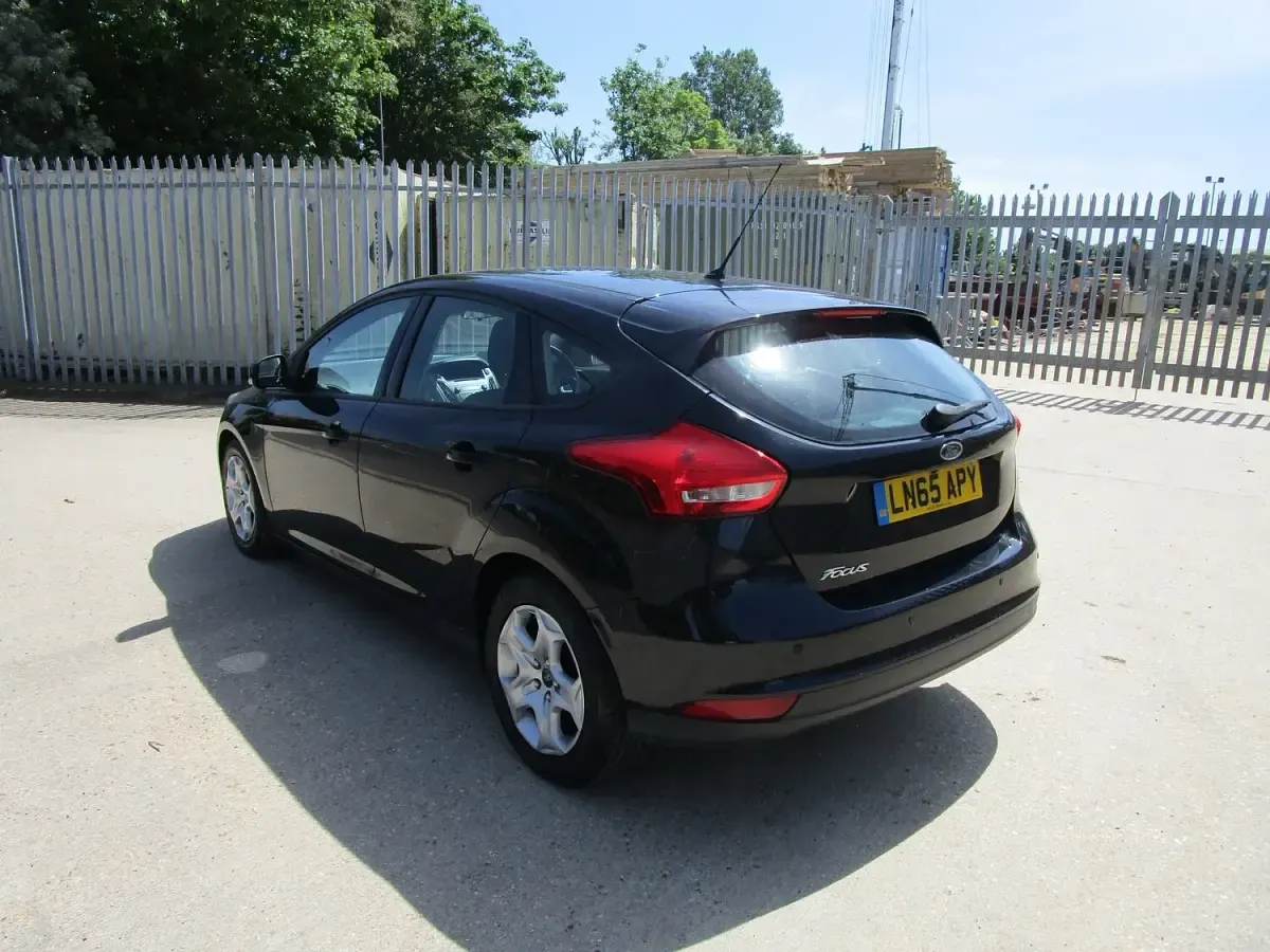 Used Ford Focus Style 120 HP (88 kW) 2015 Black Hatchback