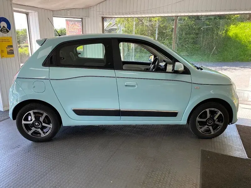 Used Renault Twingo Dynamique 110 HP (80 kW) 2016 Powder blue Hatchback