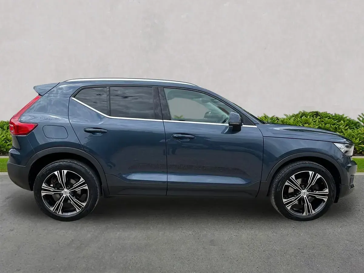 Used Volvo XC40 Inscription 190 HP (139 kW) 2020 Blue SUV