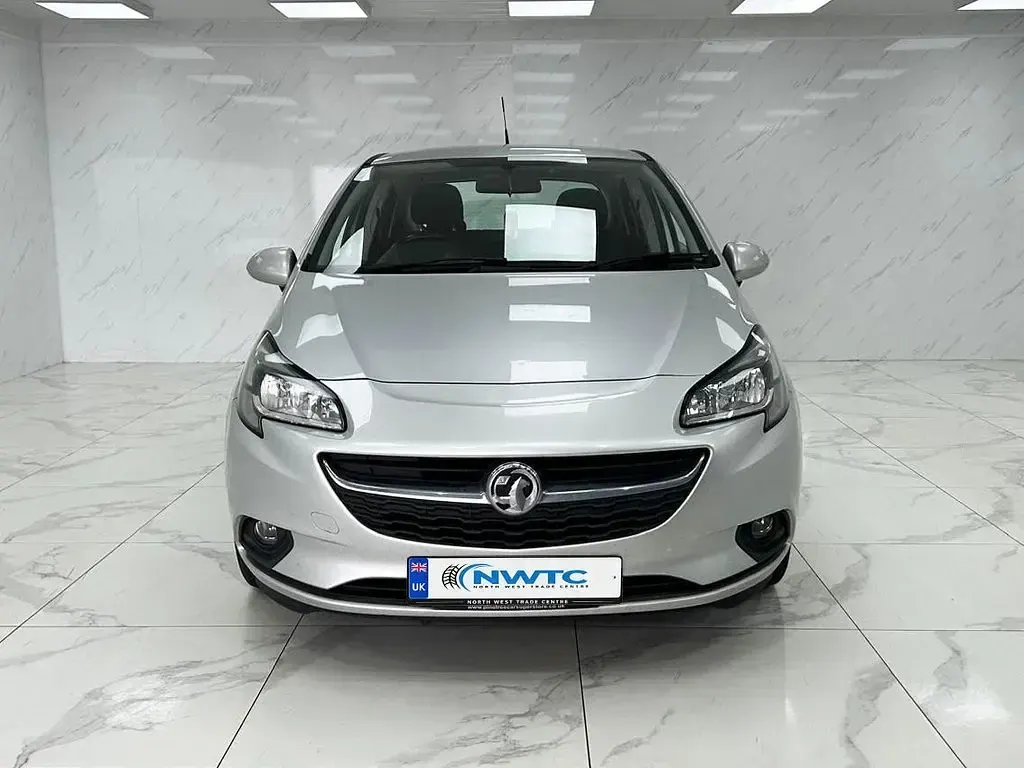 Used Vauxhall Corsa Design Edition 90 HP (66 kW) 2015 Silver Hatchback