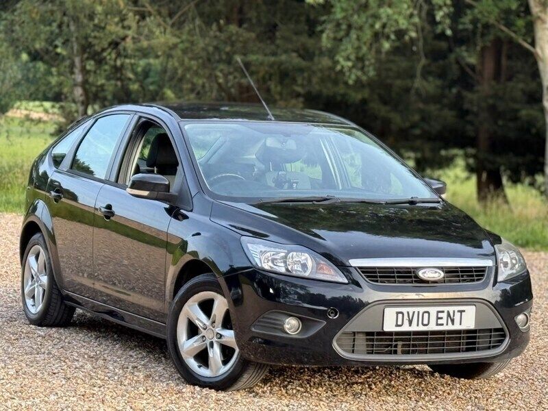 Black Used 2010 Ford Focus Zetec Hatchback | £2,497 (Good price) - Image 1/4