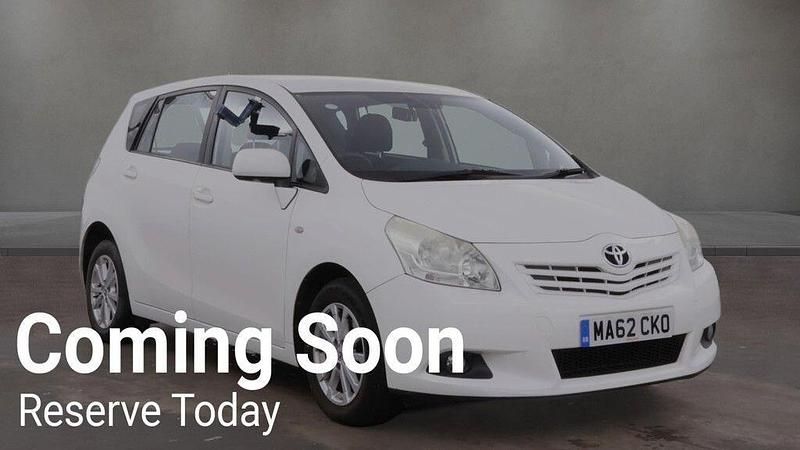 Used Toyota Verso 126 HP (92 kW) 2012 White MPV