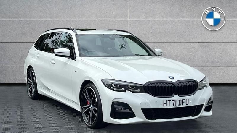 White Used 2022 BMW 320 M Sport Estate | £27,192 (Fair price) - Image 1/4