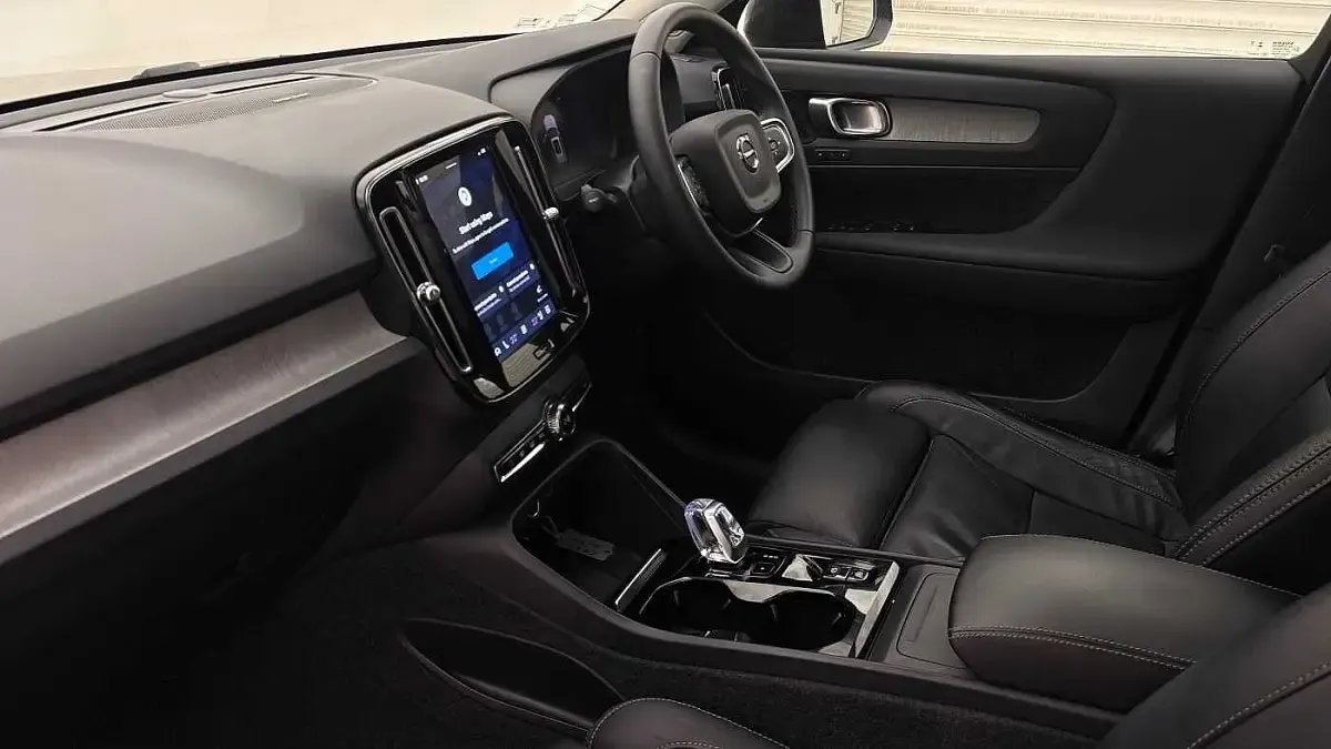 Used Volvo XC40 Ultimate 2023 Black SUV