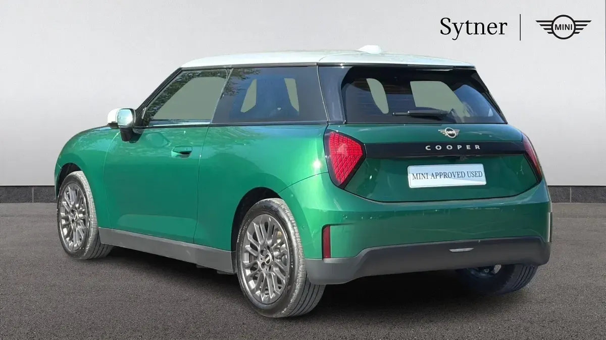 Used Mini Cooper Hatch 133 kW (181 HP) 2026 Green Hatchback