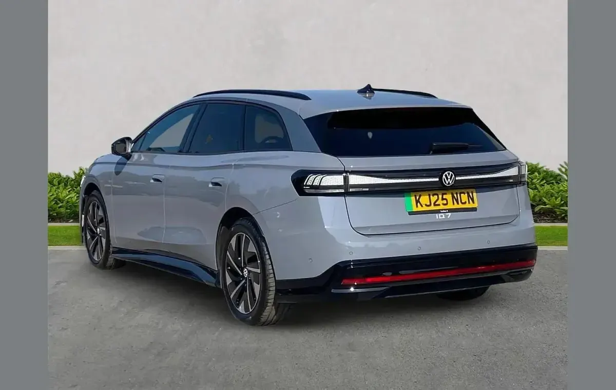 Used VW ID.7 Pro 210 kW (286 HP) 2025 Grey Estate