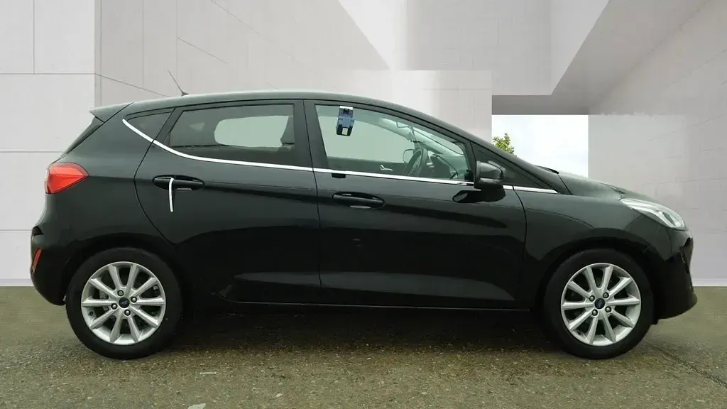 Używany Ford Fiesta Titanium 2018 Czarny Hatchback