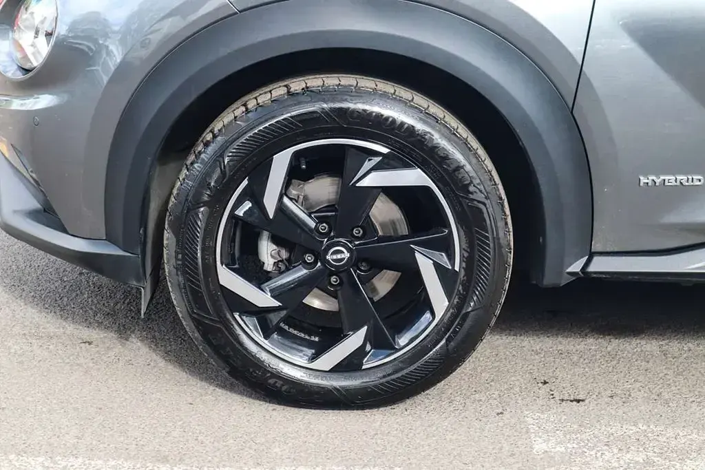 Used Nissan Juke N-Connecta 143 HP (105 kW) 2023 Grey SUV