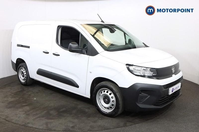 White New 2024 Vauxhall Combo MPV | £14,599 (Good price) - Image 1/4