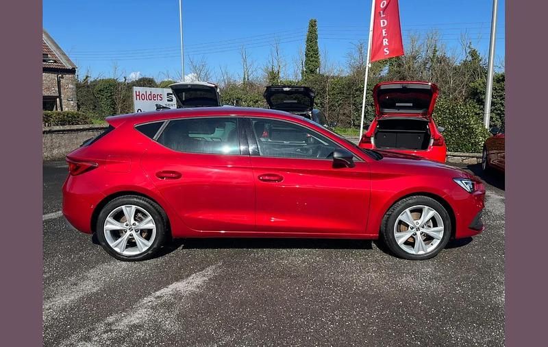 Used Seat Leon FR 147 HP (108 kW) 2023 Red Hatchback