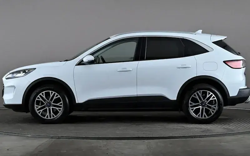 Used Ford Kuga Titanium 150 HP (110 kW) 2023 White SUV