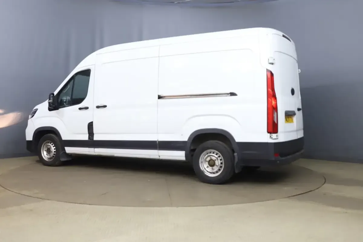 Usado Maxus V90 163 HP (119 kW) 2021 Branco Van