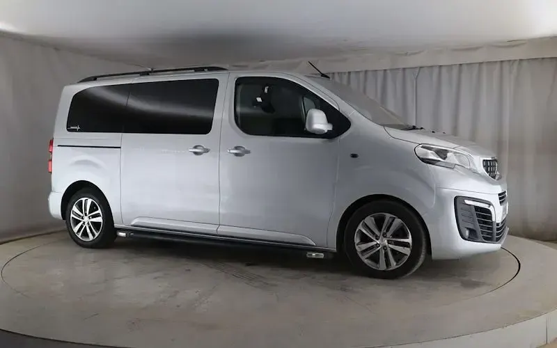 Used Peugeot Traveller Allure 179 HP (131 kW) 2018 Silver MPV