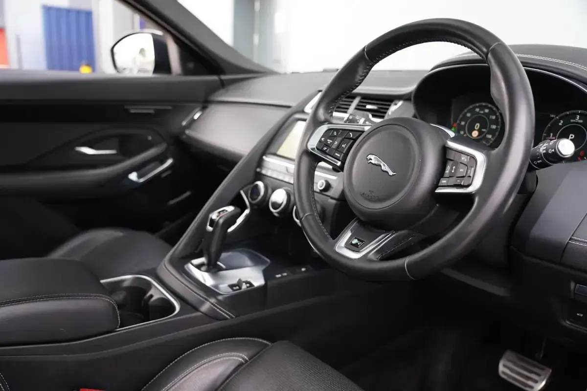 Used Jaguar E-Pace R-Dynamic 240 HP (176 kW) 2018 Silver SUV