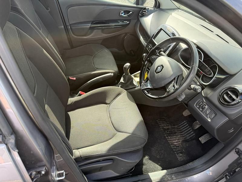 Used Renault Clio IV Dynamique 75 HP (55 kW) 2013 Grey Hatchback