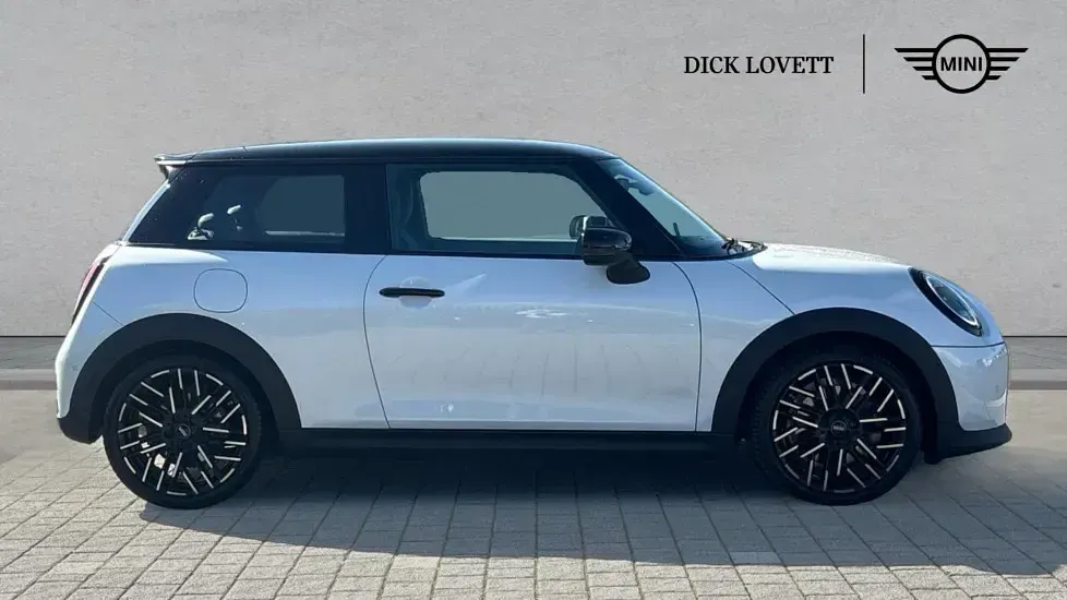 Used Mini Cooper S Hatch 201 HP (147 kW) 2025 White Hatchback