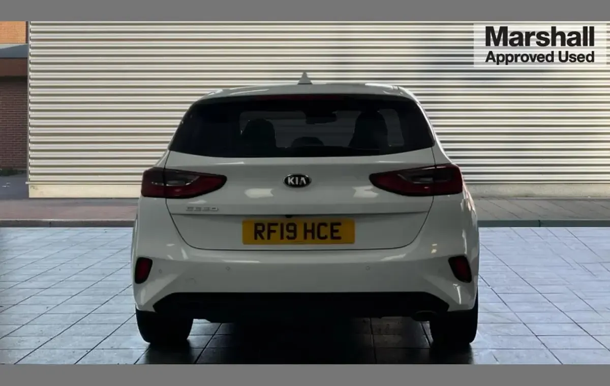 Used Kia Ceed 136 HP (100 kW) 2019 White Hatchback