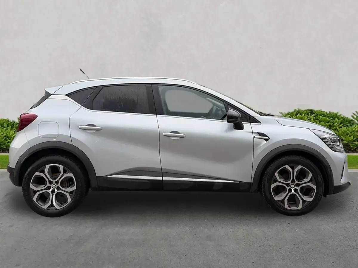 Usado Renault Captur SE 91 HP (66 kW) 2022 Cinzento SUV