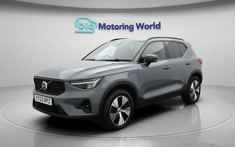 Used Volvo XC40 Plus 211 HP (155 kW) 2023 Grey SUV