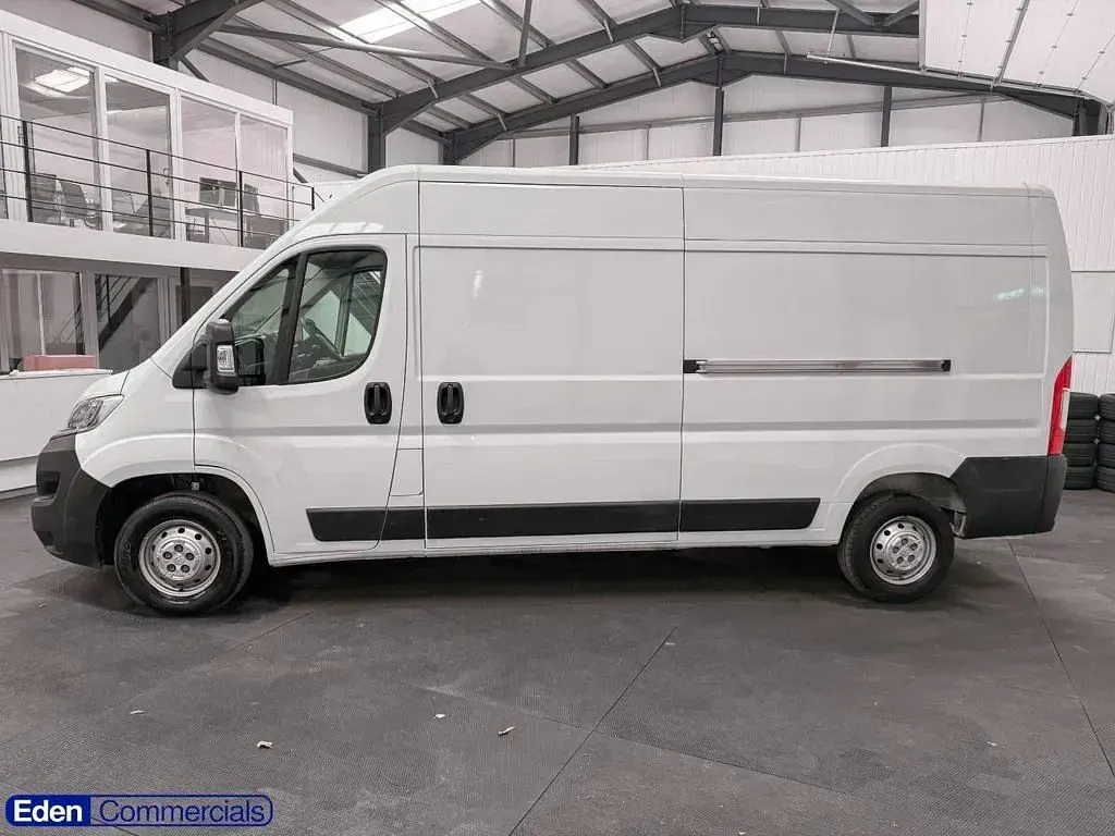 Used Citroën Relay 140 HP (102 kW) 2023 White Van