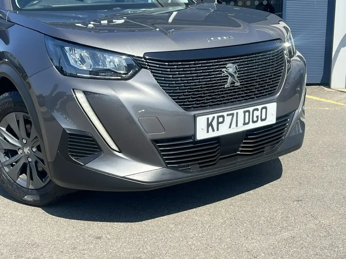 Used Peugeot 2008 Active Premium 100 HP (73 kW) 2021 Grey SUV