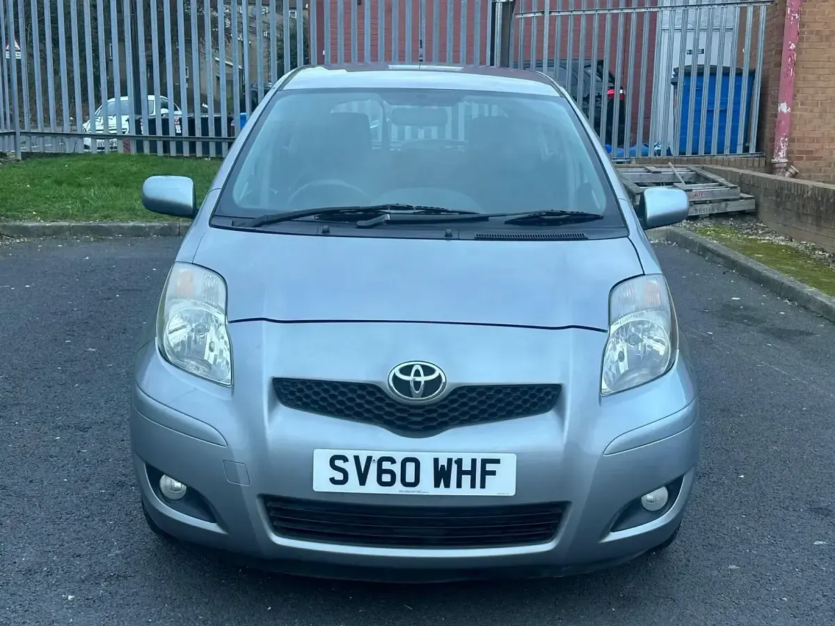Used Toyota Yaris 2010 Silver Hatchback