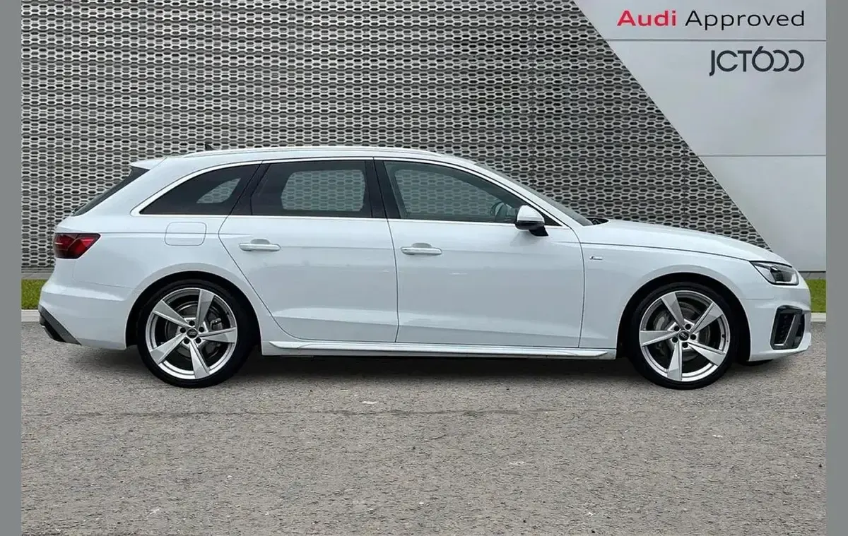 Used Audi A4 S-Line 200 HP (147 kW) 2024 White Estate
