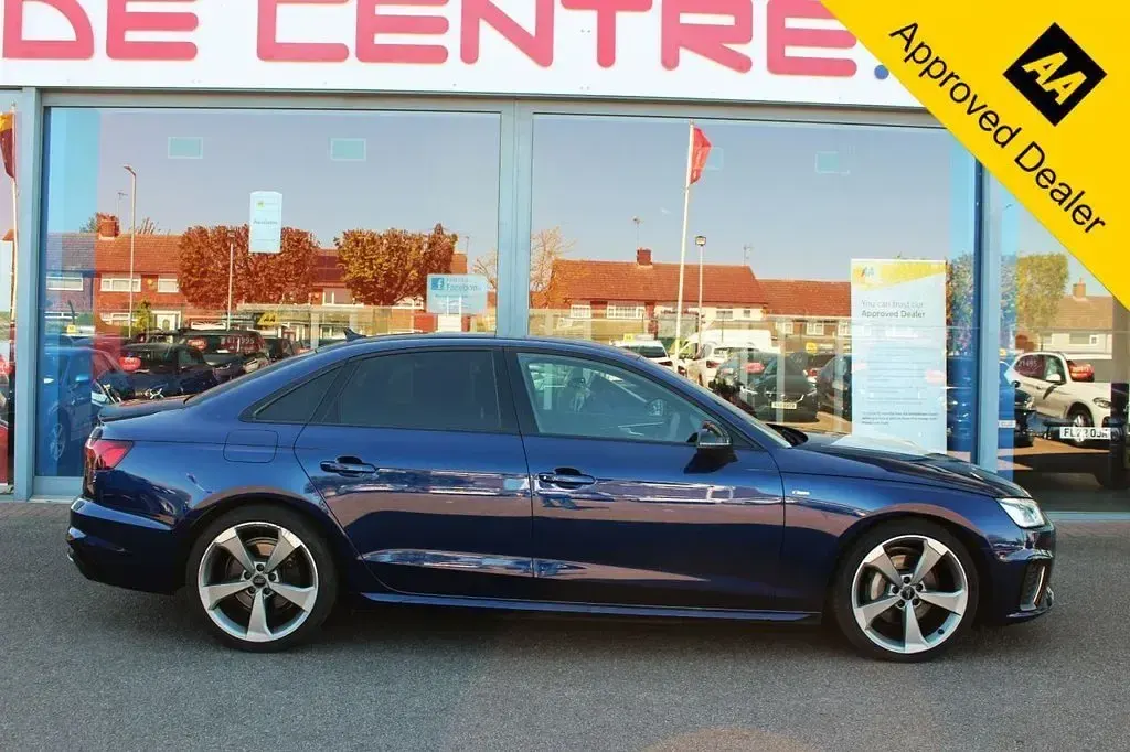 Used Audi A4 Black Edition 204 HP (150 kW) 2021 Blue Sedan