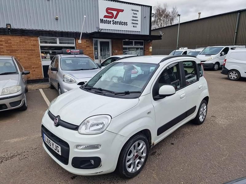 Begagnad Fiat Panda Lounge 69 HK (50 kW) 2015 Vit Halvkombi