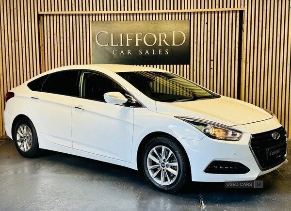 White Used 2017 Hyundai i40 SE Sedan | £8,495 (Fair price) - Image 1/4