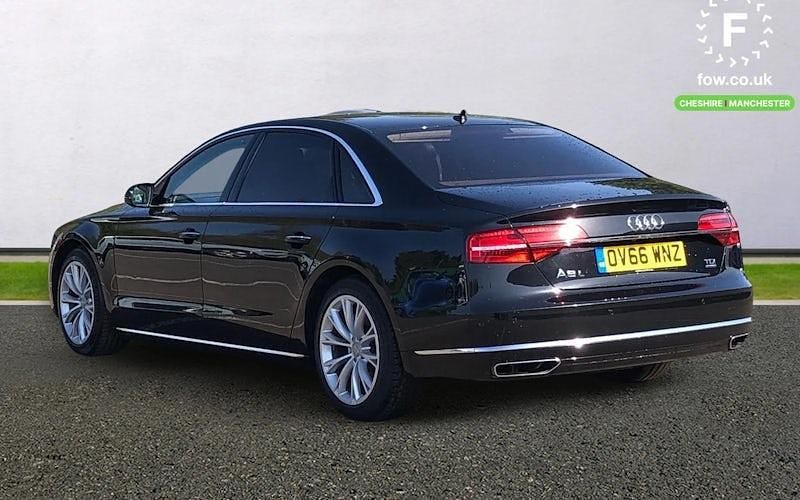 Usado Audi A8 Comfort 262 HP (192 kW) 2016 Preto Sedan