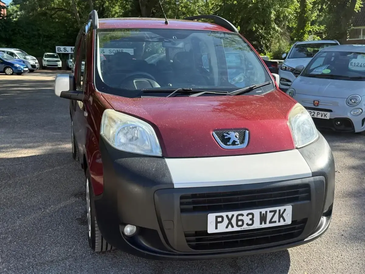 Used Peugeot Bipper Outdoor 75 HP (55 kW) 2014 Red MPV