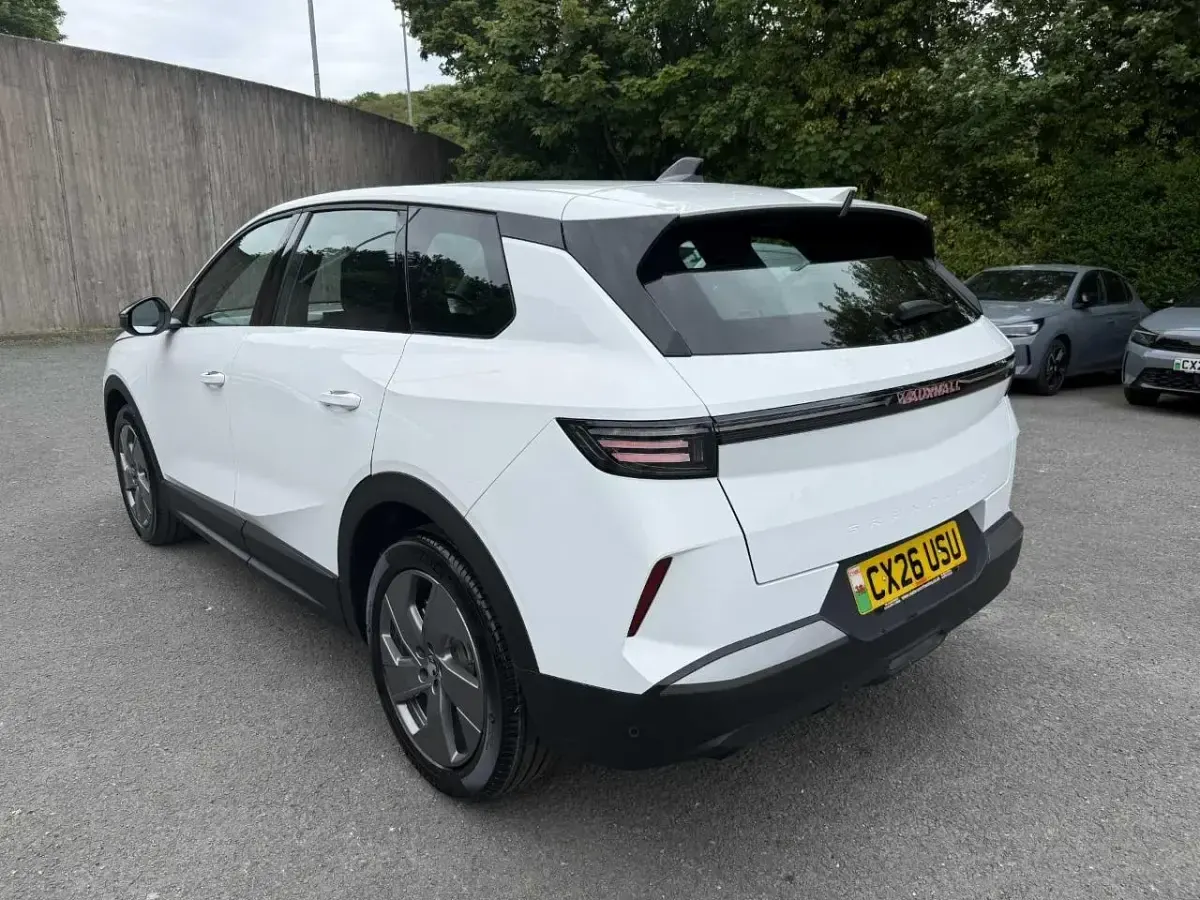 Neu Vauxhall Grandland X Design Edition 134 PS (98 kW) 2026 Weiß SUV
