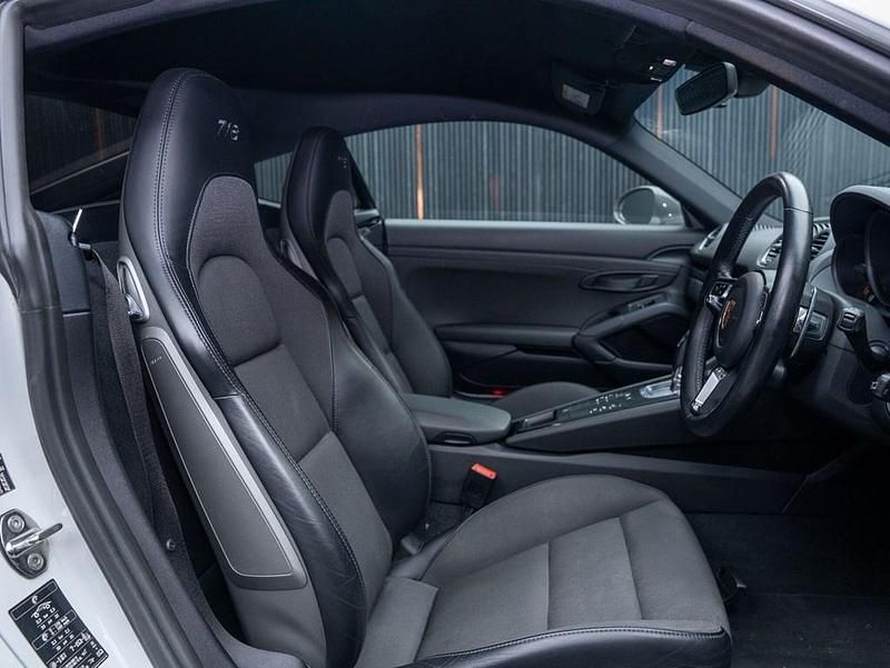 Used Porsche 718 Cayman 2019 White Coupe