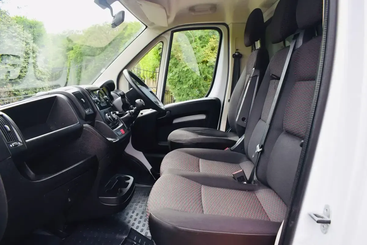 Used Peugeot Boxer S 140 HP (102 kW) 2023 White Van