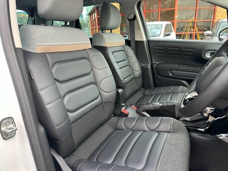 Used Citroën C3 Aircross PureTech 130 HP (95 kW) 2022 White SUV