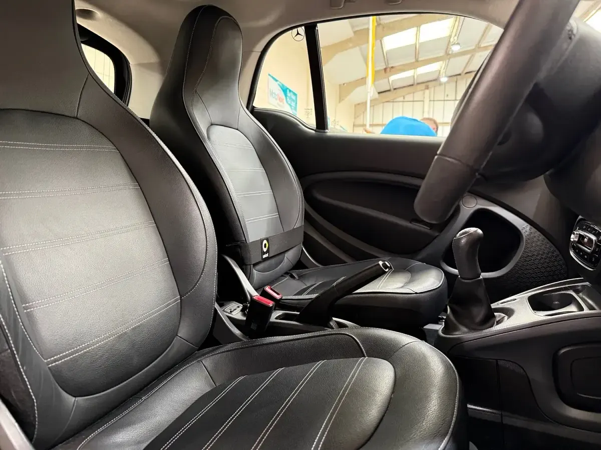Used Smart ForTwo Coupé Premium 71 HP (52 kW) 2017 Black Coupe