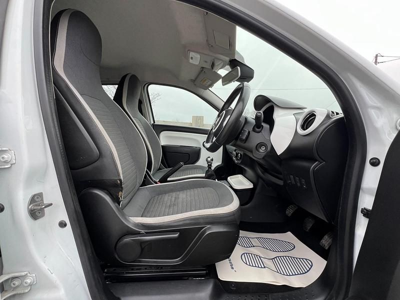 Used Renault Twingo Dynamique 2015 White Hatchback
