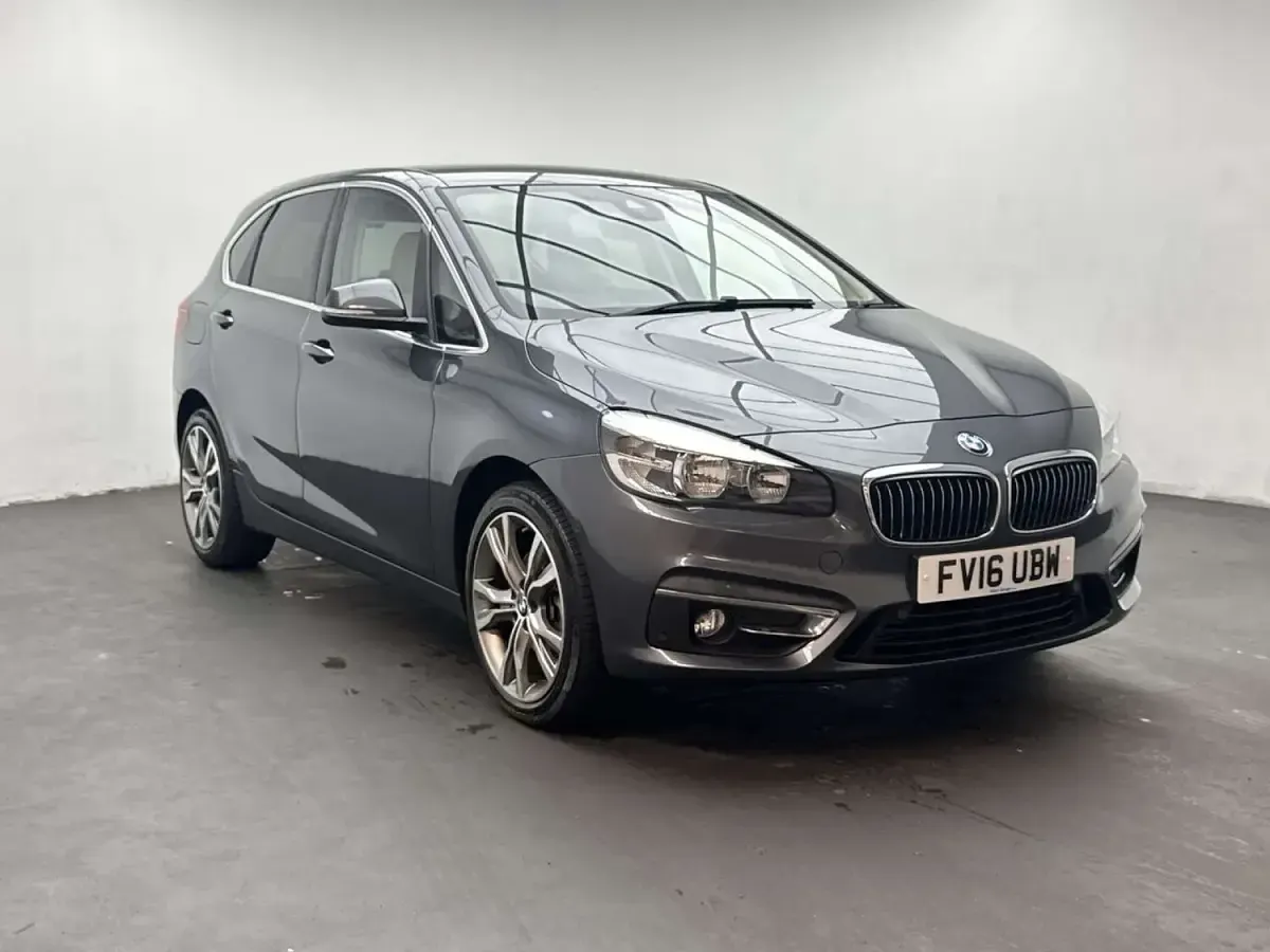 Used BMW 218 Luxury Line 150 HP (110 kW) 2016 Grey Hatchback