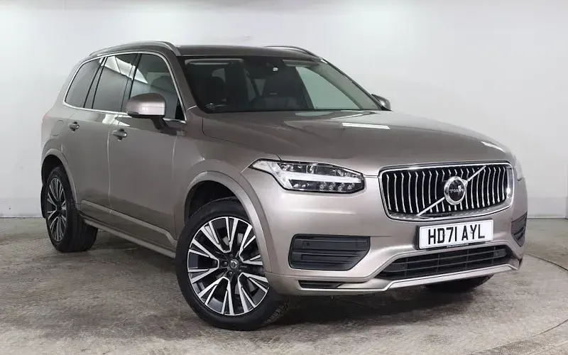Used Volvo XC90 Momentum 235 HP (172 kW) 2021 SUV