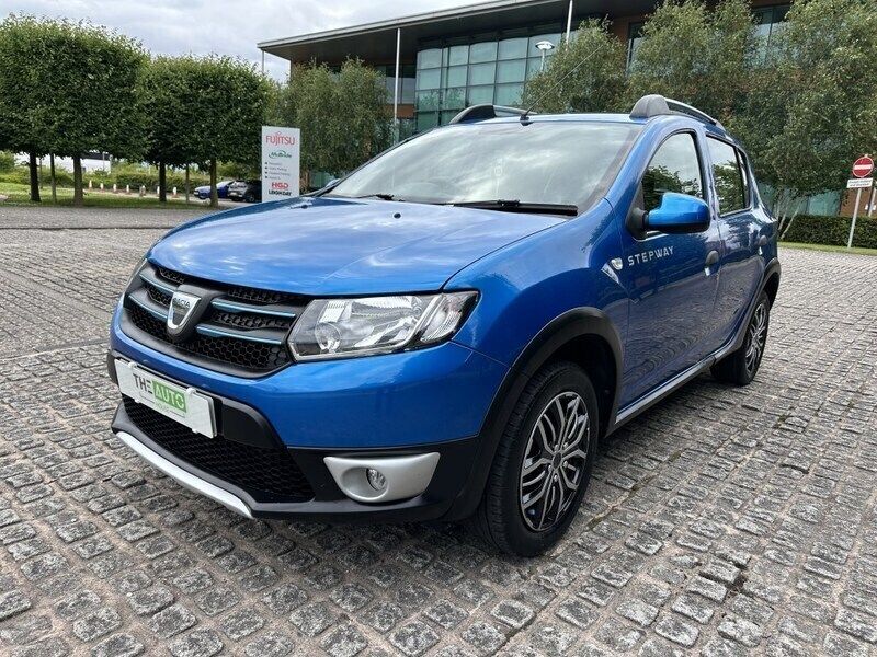 Blue Used 2015 Dacia Sandero Lauréate Hatchback | £5,493 (Fair price) - Image 1/4
