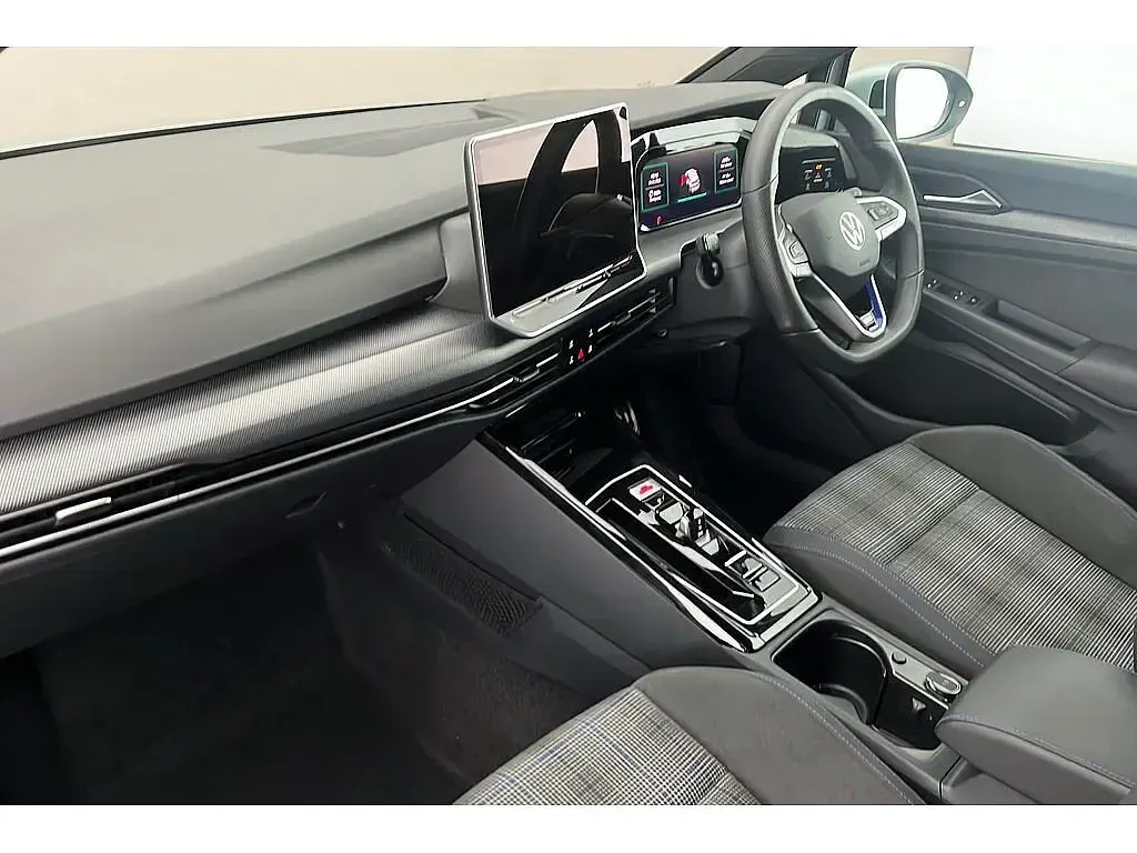 Used VW Golf VIII 272 HP (200 kW) 2025