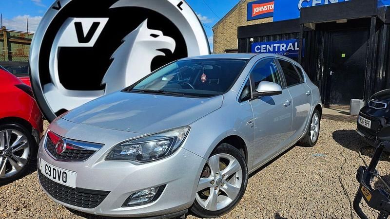 Silver Used 2012 Vauxhall Astra SRi Hatchback | £2,295 (Fair price) - Image 1/4