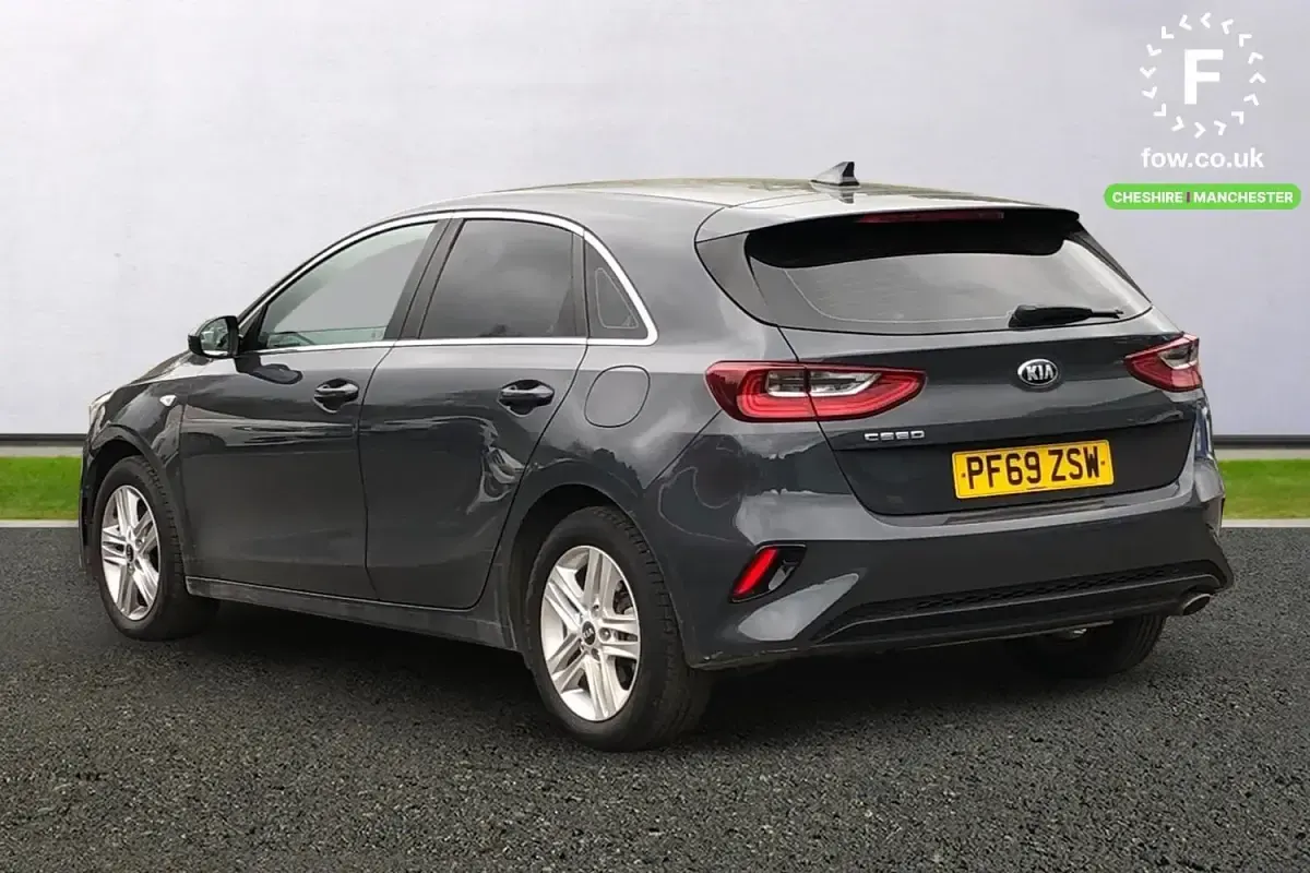 Używany Kia Ceed 120 KM (88 kW) 2020 Szary Hatchback