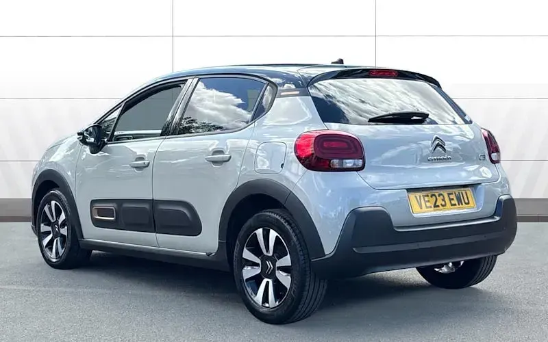 Used Citroën C3 PureTech 83 HP (61 kW) 2023 Beige Hatchback