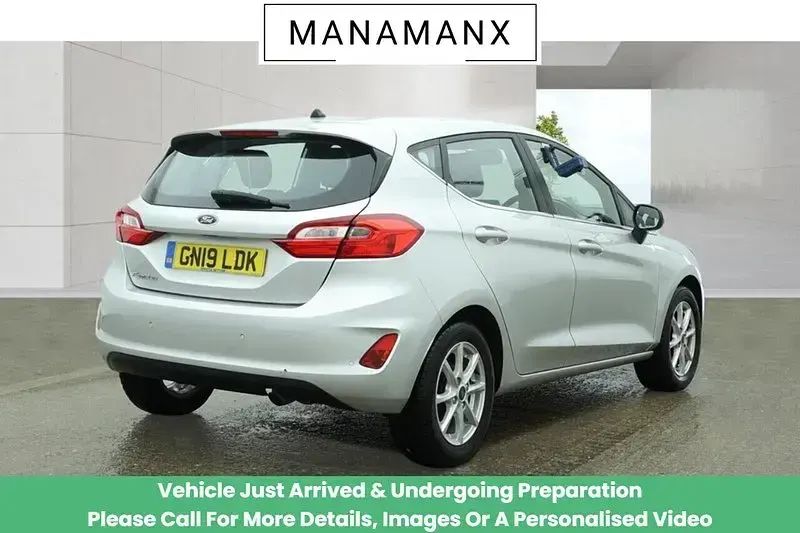 Used Ford Fiesta Zetec 100 HP (73 kW) 2019 Silver Hatchback