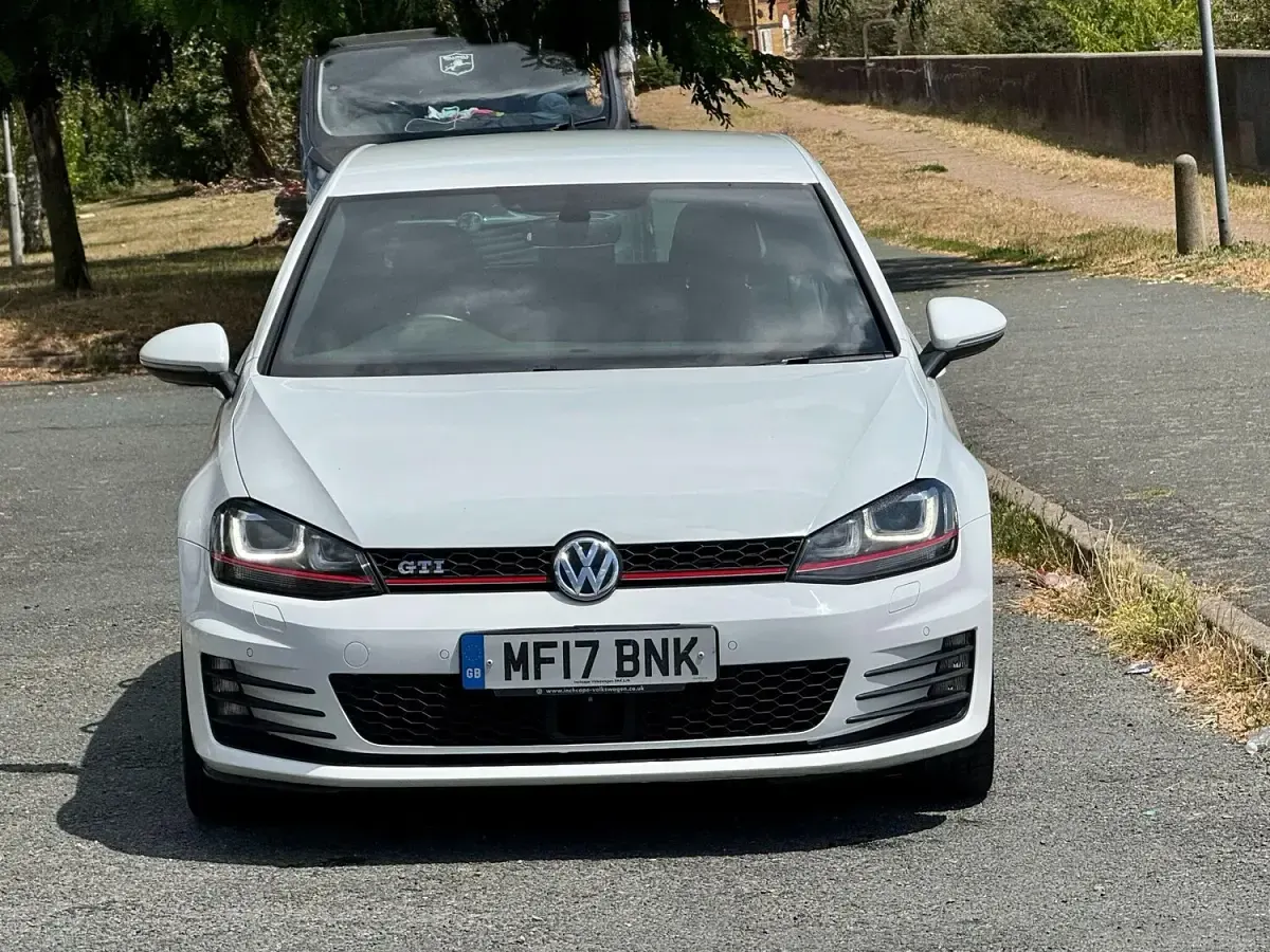 Used VW Golf VII GTI 230 HP (169 kW) 2017 White Hatchback