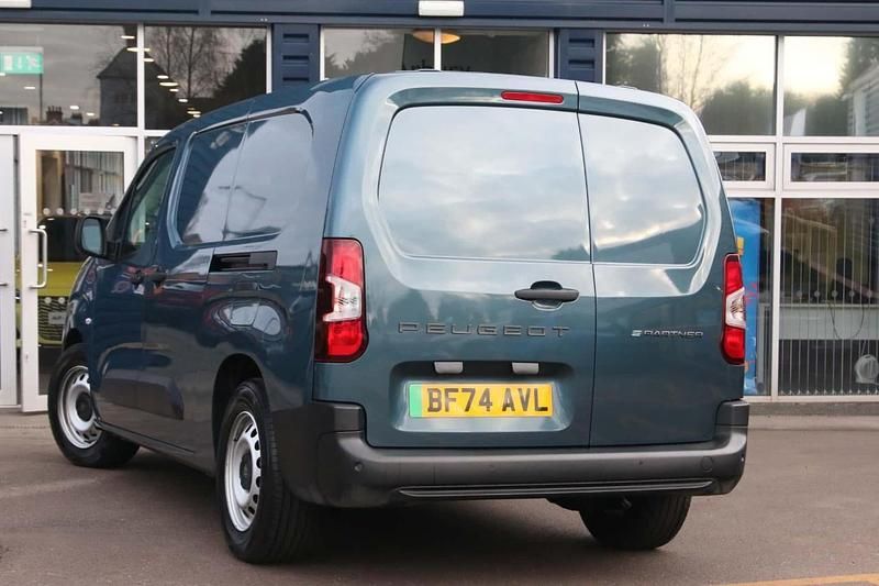Used 2024 Peugeot E-Partner MPV | £19,300 (Expensive) - Image 1/3